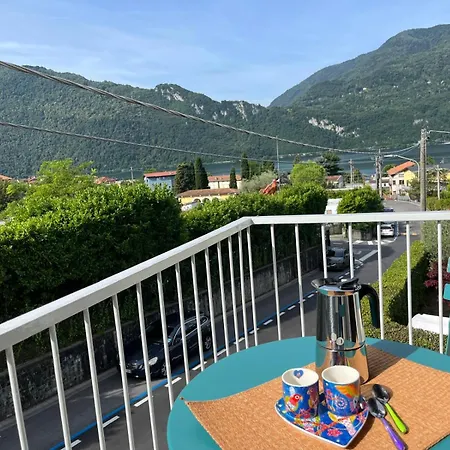 Viandantelakehouse - View *